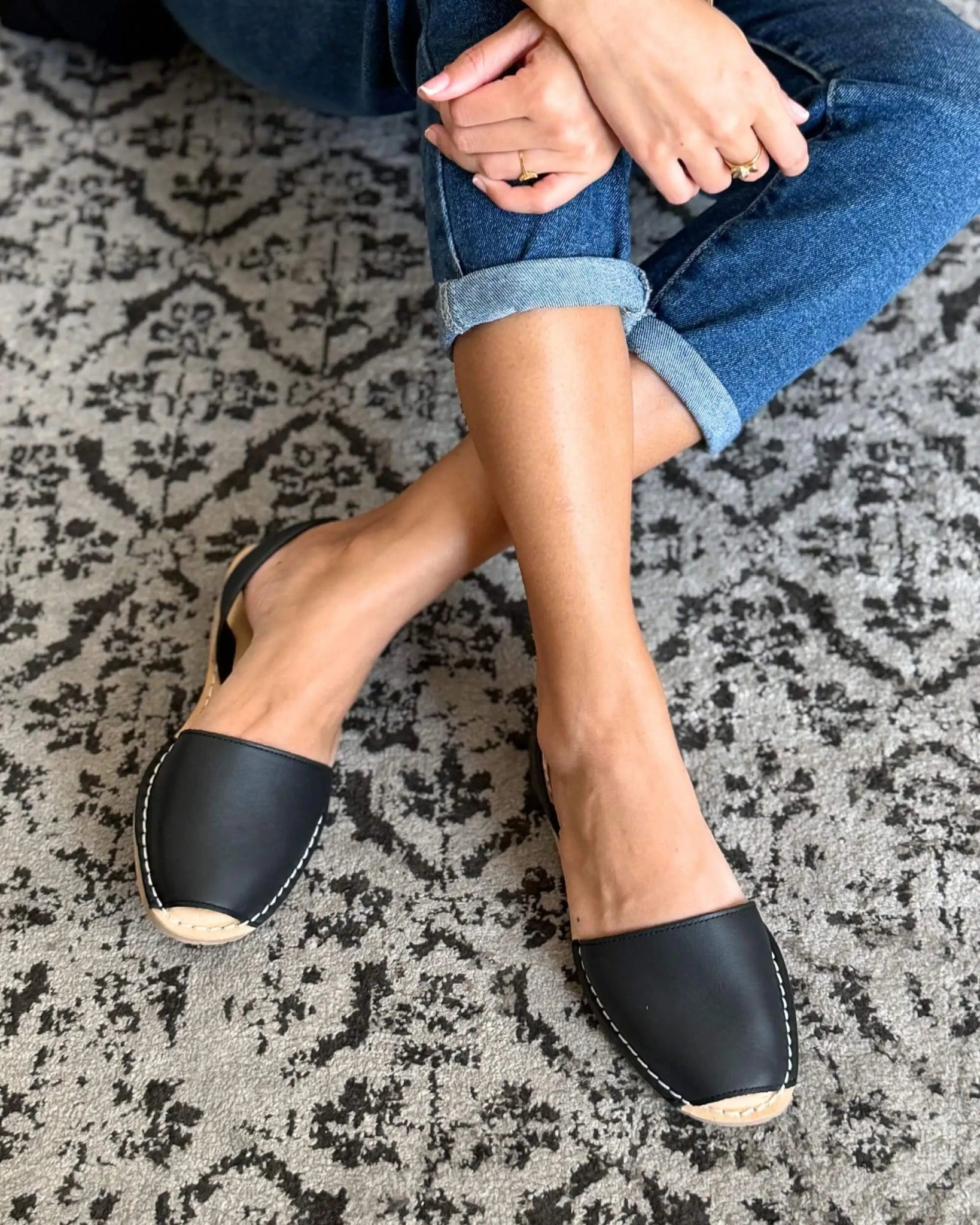 Luxe Avarca in Charcoal